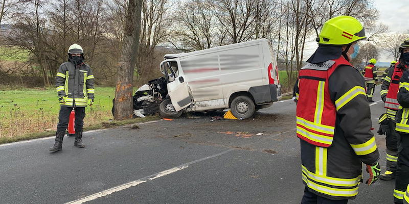 Schwerer Verkehrsunfall zwischen Eimen und Wenzen